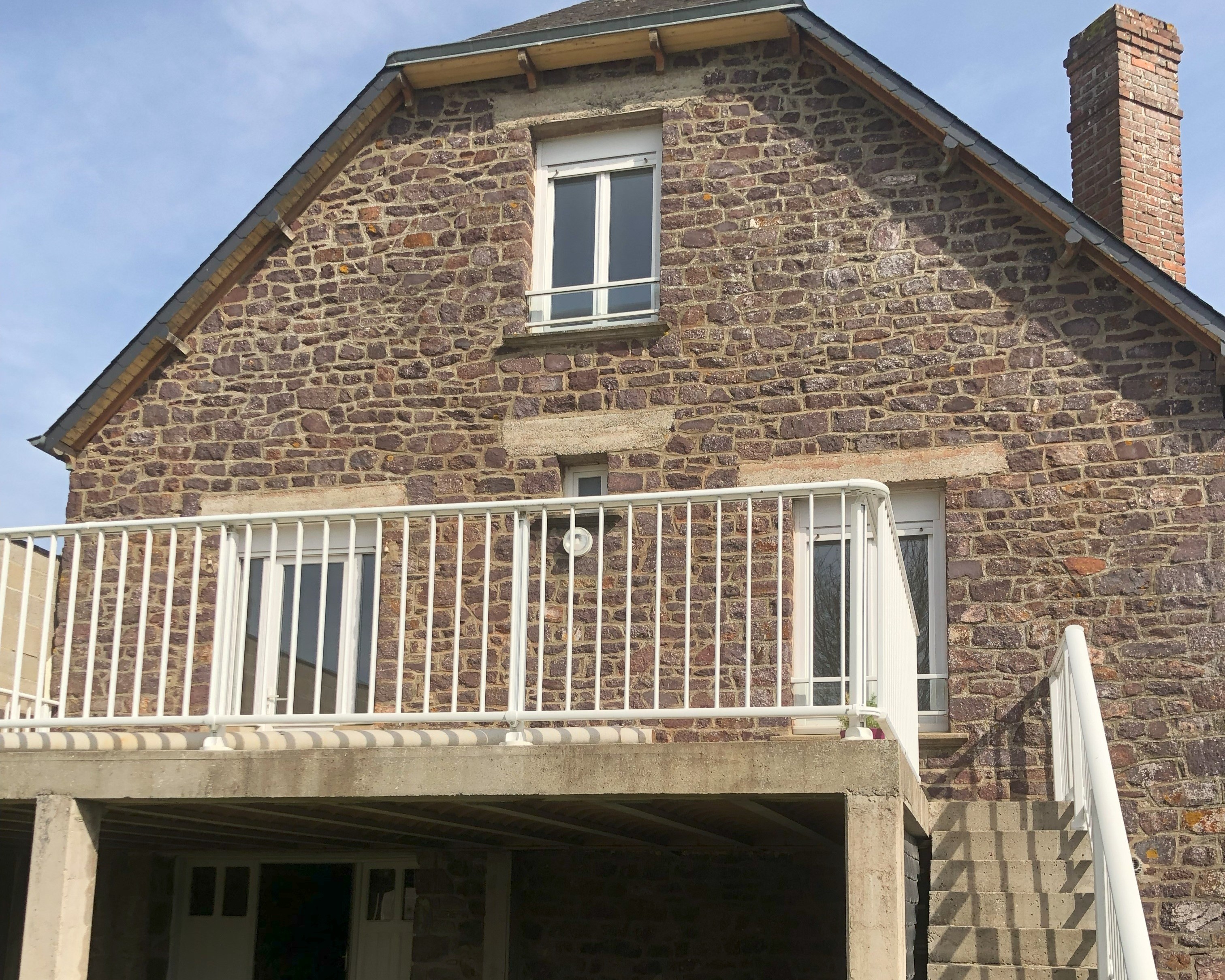 A LOUER - MAISON T5 MONTAUBAN DE BRETAGNE - Avenue de la Gare